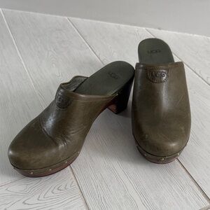 UGG Women's Dark Green Leather Mules